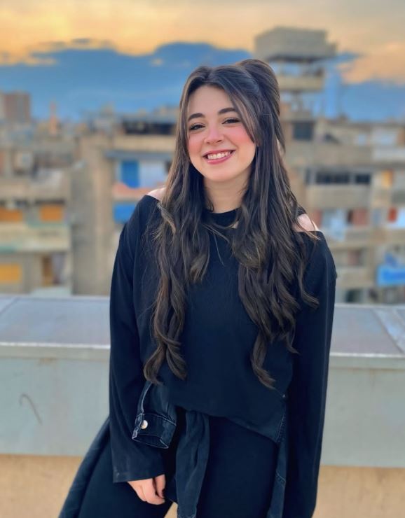 الفنانة هايدي رفعت
